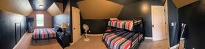 3 chambres, fer et planche à repasser, Wi-Fi, draps fournis