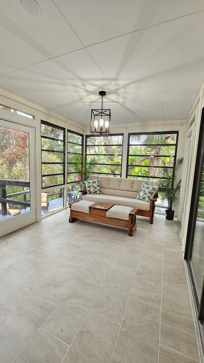 Alafia River Waterfront Tranquil Cabin