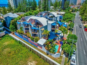 Exterior - Coastline Escape Renovated Unit-Quiet Area-Parking Included (Broadbeach)