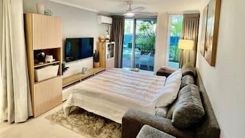 1 bedroom, desk, travel crib, free WiFi