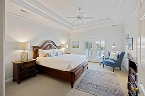 4 slaapkamers, een strijkplank/strijkijzer, gratis wifi, beddengoed