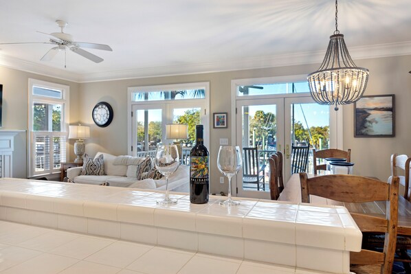 المنشأة من الداخل