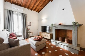 TV - Apartments Florence -Faenza Terrace (Florence)