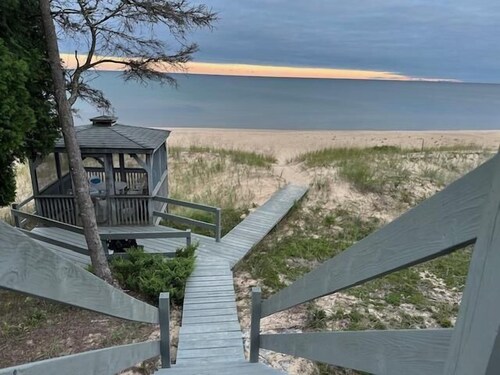 Michibay Getaway: Your Spring Reset Starts Here – Private Beach Access Included