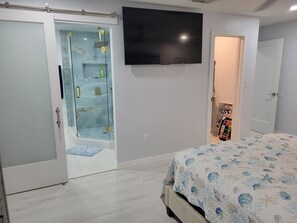 3 sovrum, strykjärn/strykbräda, gratis wi-fi och sängkläder