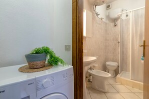 Shower, towels
