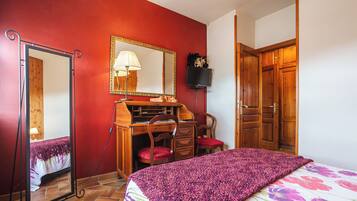 1 chambre, fer et planche à repasser, Wi-Fi gratuit, draps fournis