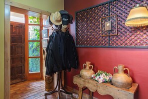 Interior - Private Studio 'Can Mussol' with Terrace, Balcony and Wi-Fi (Sant Hilari Sacalm)