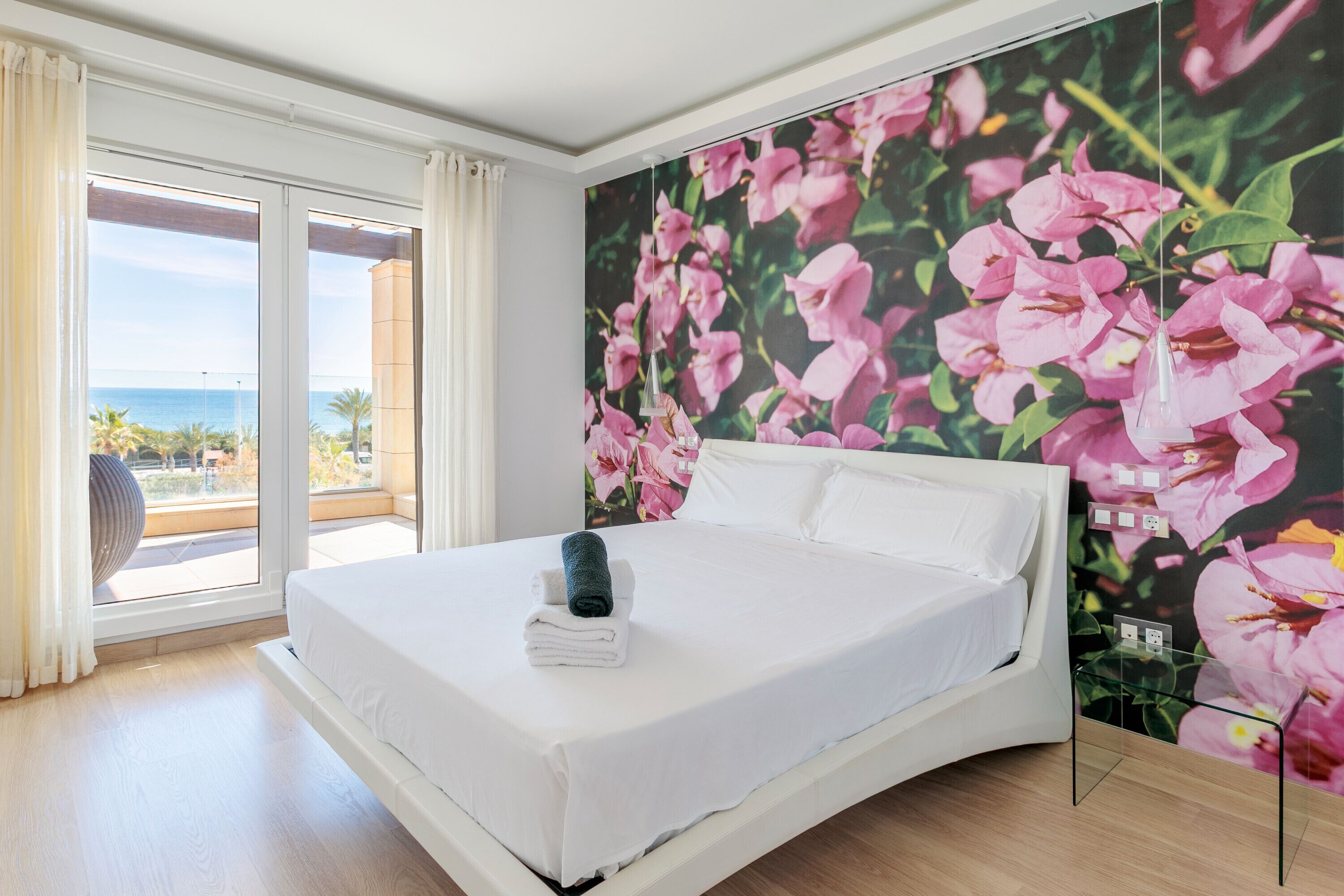 4 chambres, fer et planche à repasser, Wi-Fi gratuit, draps fournis