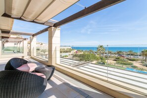 Terrace/patio - Villa 'Mediterranean Beach' with Sea View, Wi-Fi and Air Conditioning (Los Arenales del Sol)