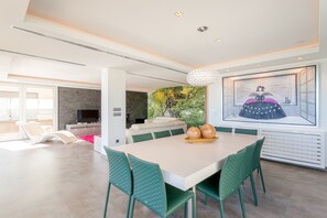 Dining - Villa 'Mediterranean Beach' with Sea View, Wi-Fi and Air Conditioning (Los Arenales del Sol)