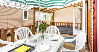 Mobile Home 'Piscines - Terrasse' avec piscine partagée et terrasse privée