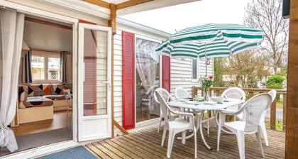 Mobile Home 'Piscines - Terrasse' avec piscine partagée et terrasse privée