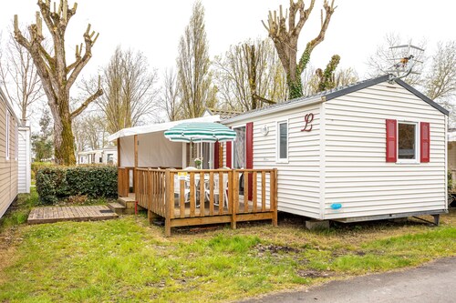 Mobile Home 'Piscines - Terrasse' with Shared Pool and Private Terrace
