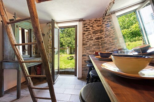 Cabin 'Delle Castagne' with Mountain View, Wi-Fi and Air Conditioning