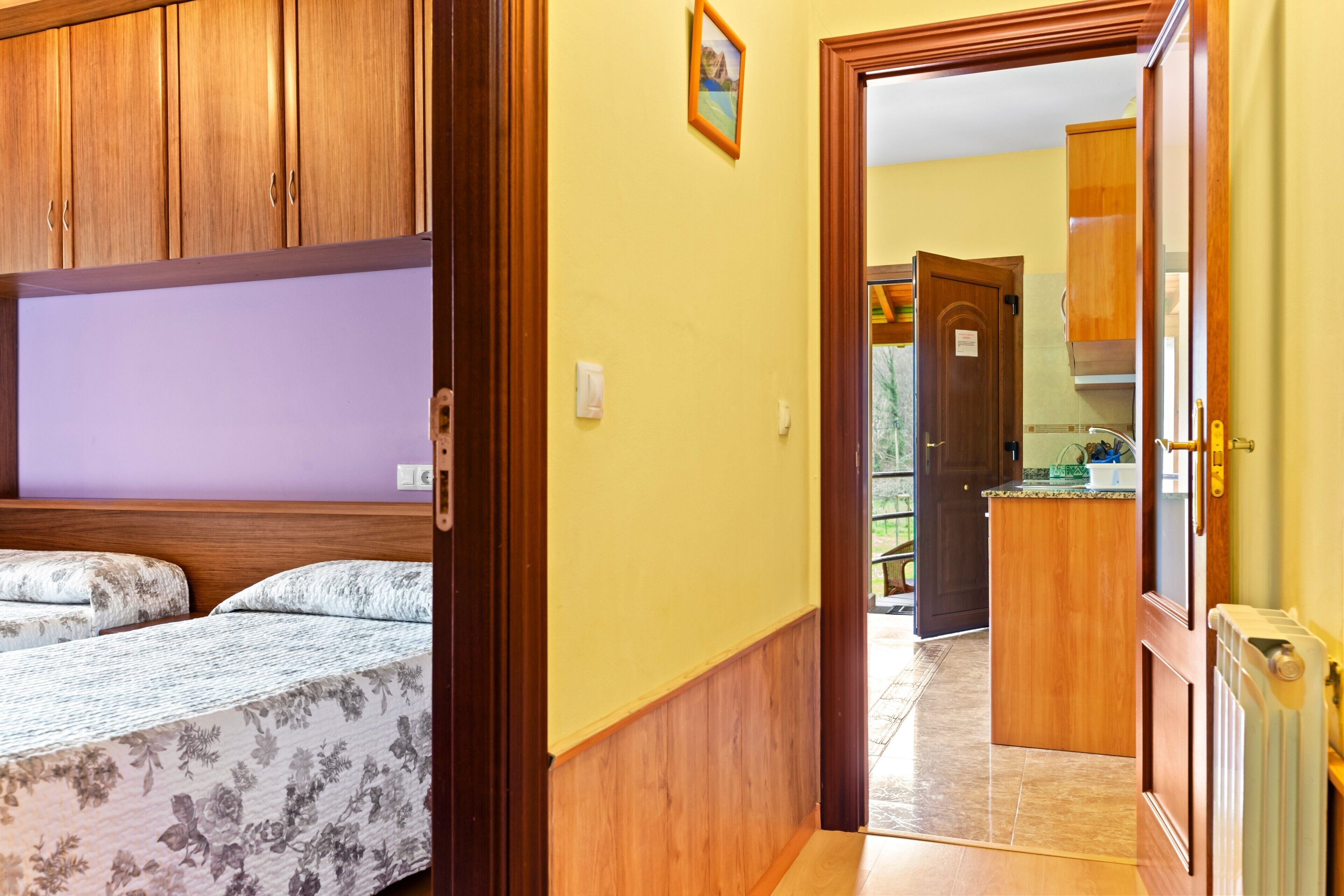 2 bedrooms, iron/ironing board, bed sheets