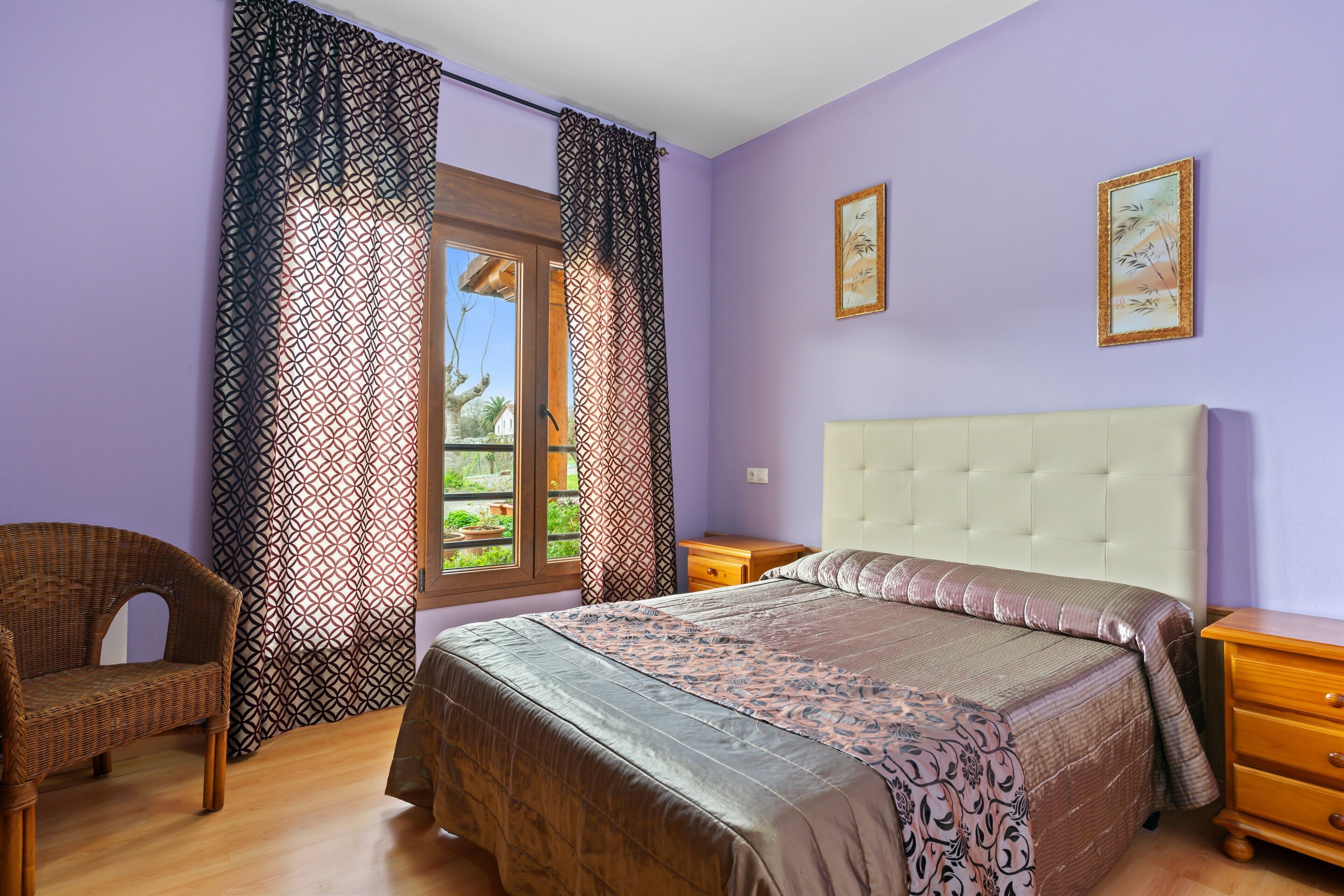 2 bedrooms, iron/ironing board, bed sheets