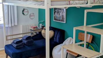 4 bedrooms, iron/ironing board, free WiFi, bed sheets