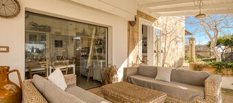 Villa 'Camera 1' with Sea View, Private Pool and Wi-Fi
