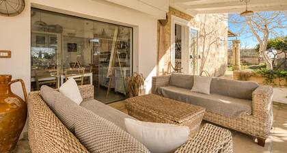 Villa 'Camera 1' with Sea View, Private Pool and Wi-Fi