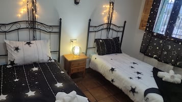 6 quartos, ferros/tábuas de passar roupa, Wi-Fi de cortesia