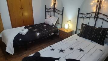 6 bedrooms, iron/ironing board, free WiFi, bed sheets