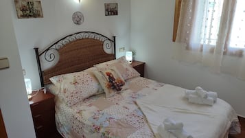 6 chambres, fer et planche à repasser, Wi-Fi gratuit, draps fournis