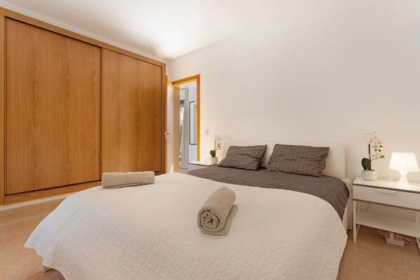 3 bedrooms, iron/ironing board, free WiFi, bed sheets - Vacation 'El Refugio' with Mountain View, Private Pool and Wi-Fi (La Oliva)