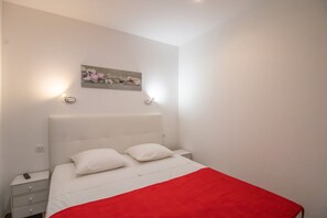 3 soverom, strykejern/-brett, wi-fi (inkludert) og sengetøy