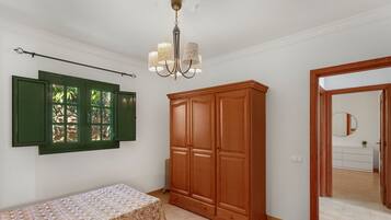 2 chambres, fer et planche Ă repasser, Wi-Fi gratuit, draps fournis