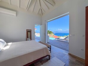 3 bedrooms, in-room safe, iron/ironing board, free WiFi - Villa Écrin des Saintes: A jewel of elegance by Pain de Sucre (Les Saintes)
