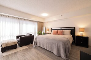 1 soverom, skrivebord, strykejern/-brett og wi-fi