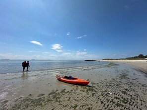Una playa cerca