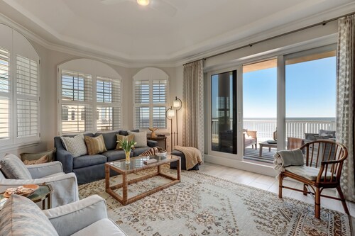 Luxury Oceanfront Penthouse | Professionally Decorated | Expansive Oceanfront Views