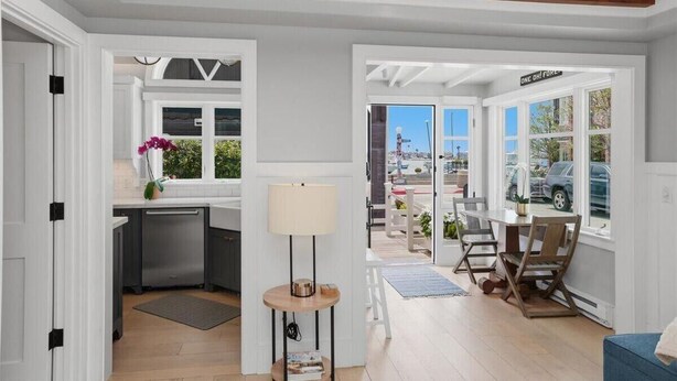 Interior - Pristine Property, Remodeled, Steps to Dining and Water (Newport Beach)
