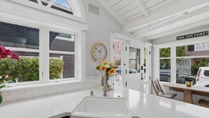 Interior - Pristine Property, Remodeled, Steps to Dining and Water (Newport Beach)