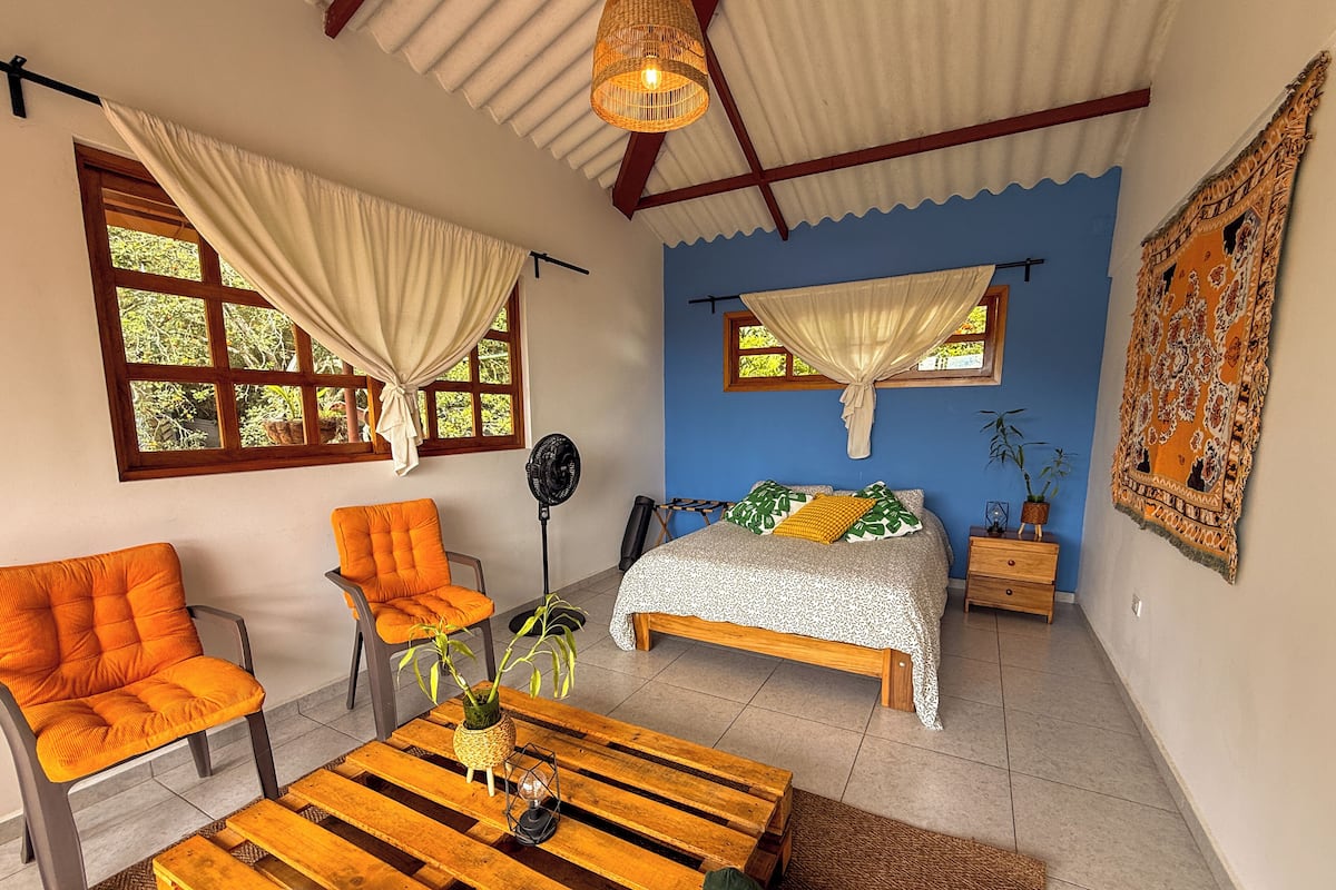 Standard-Suite, Balkon, Talblick | 1 Schlafzimmer, kostenloses WLAN