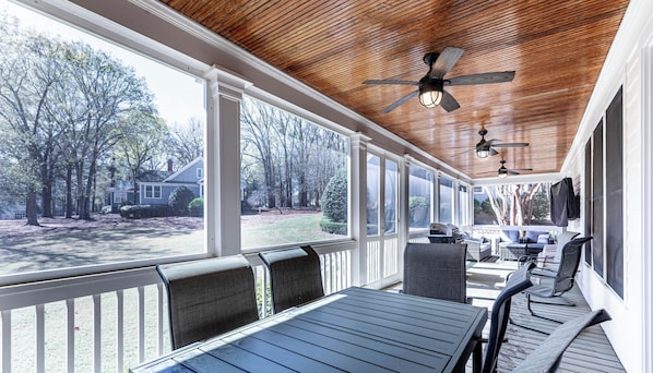 Outdoor dining