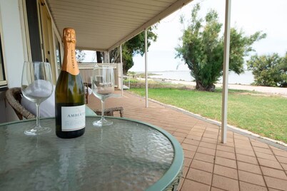 Beachfront shack. Great position. Family Friendly. Pet Friendly.