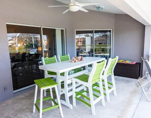 Outdoor dining - Relaxation awaits at this 3 bedroom Rotonda Retreat. (Rotonda West)