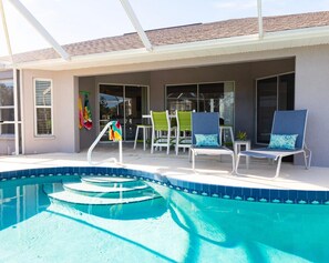 A heated pool - Relaxation awaits at this 3 bedroom Rotonda Retreat. (Rotonda West)