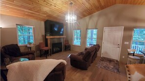Smart TV, fireplace