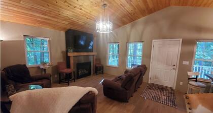 Escape to Tranquility: Cozy 2-Bedroom Cabin in Nisswa, MN