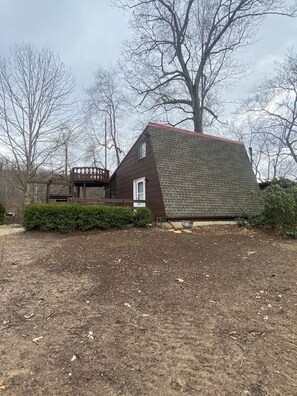 Exterior - Riverfront - Cozy Loft Cottage (Zanesville)