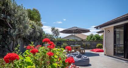 A spacious family home in the centre of Mapua, close to everything but at the end of a quiet road