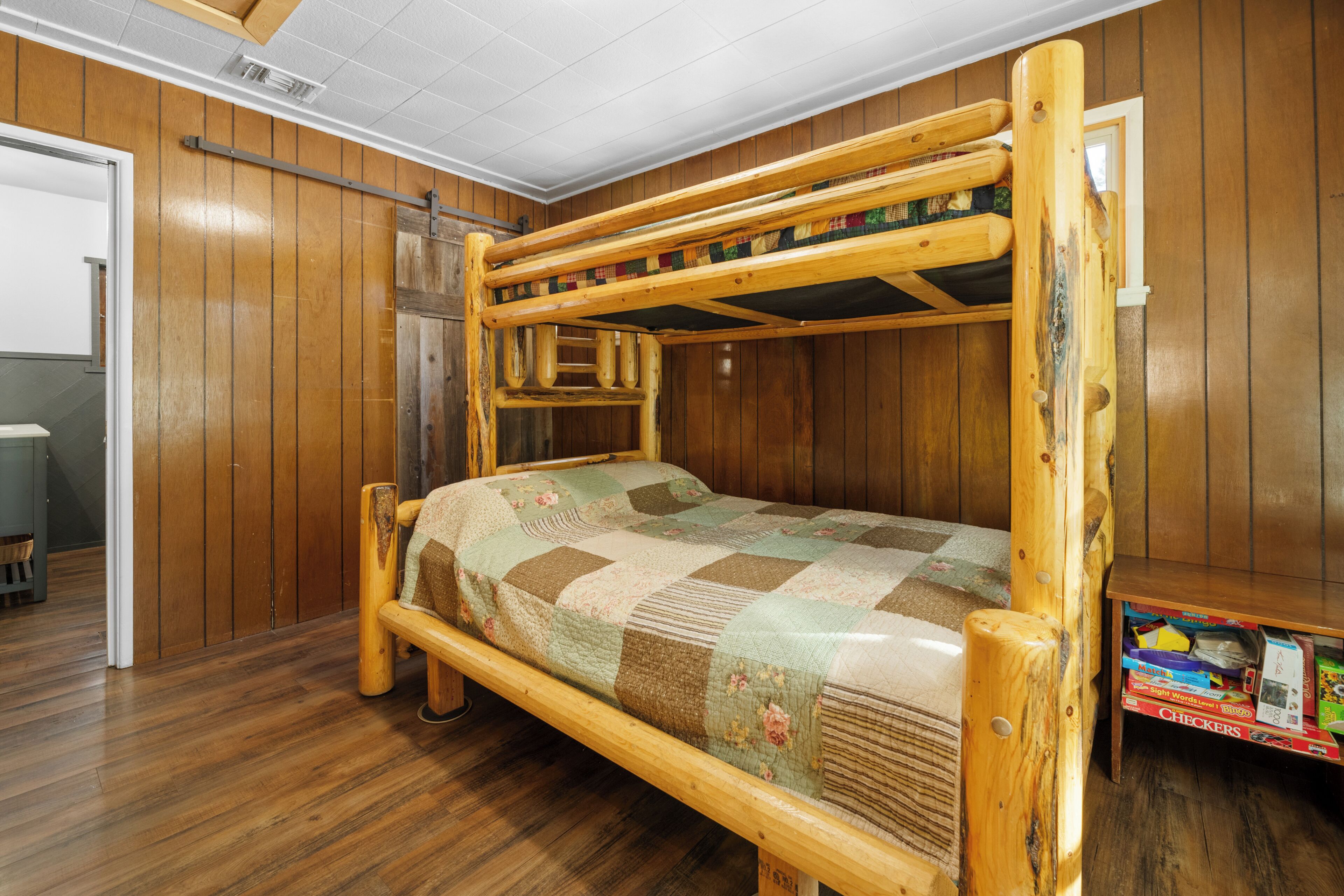 2 habitaciones, escritorio, wifi gratis y ropa de cama 