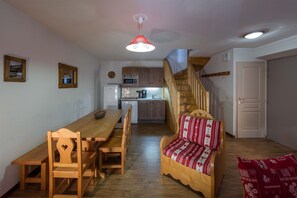 Dining - Escapade alpine | Piscine, sauna & vue montagne (Abriès)