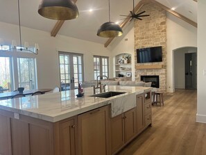 Interior - MASTERS RENTAL (Edgefield)