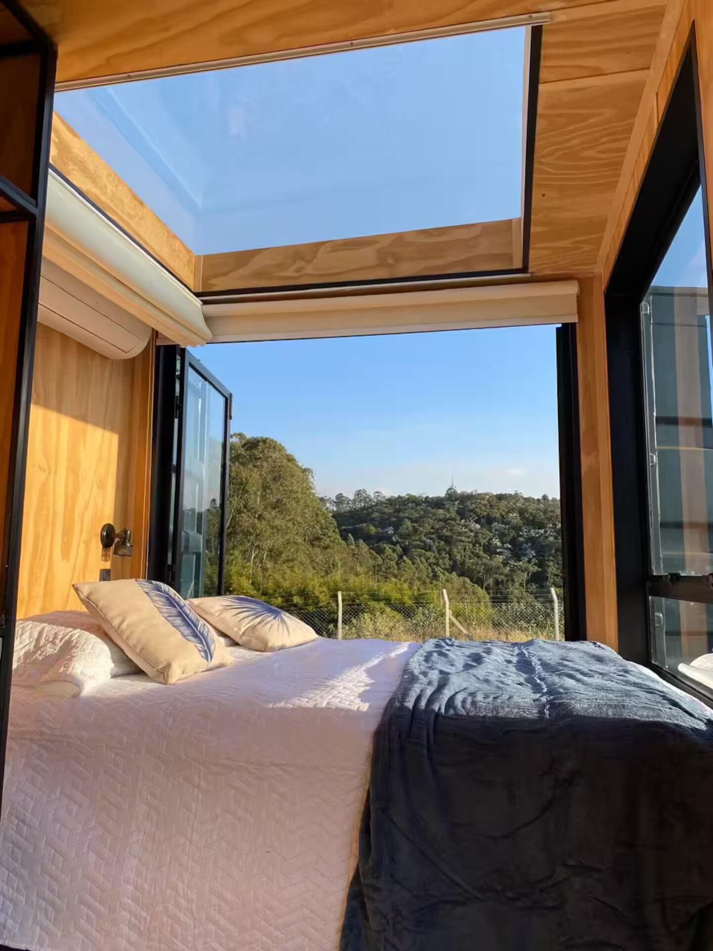 1 slaapkamer, een strijkplank/strijkijzer, wifi, beddengoed