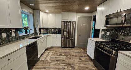 COUNTRY COMFORT, CITY CONVENIENCE, CREATIVE INSPIRATION